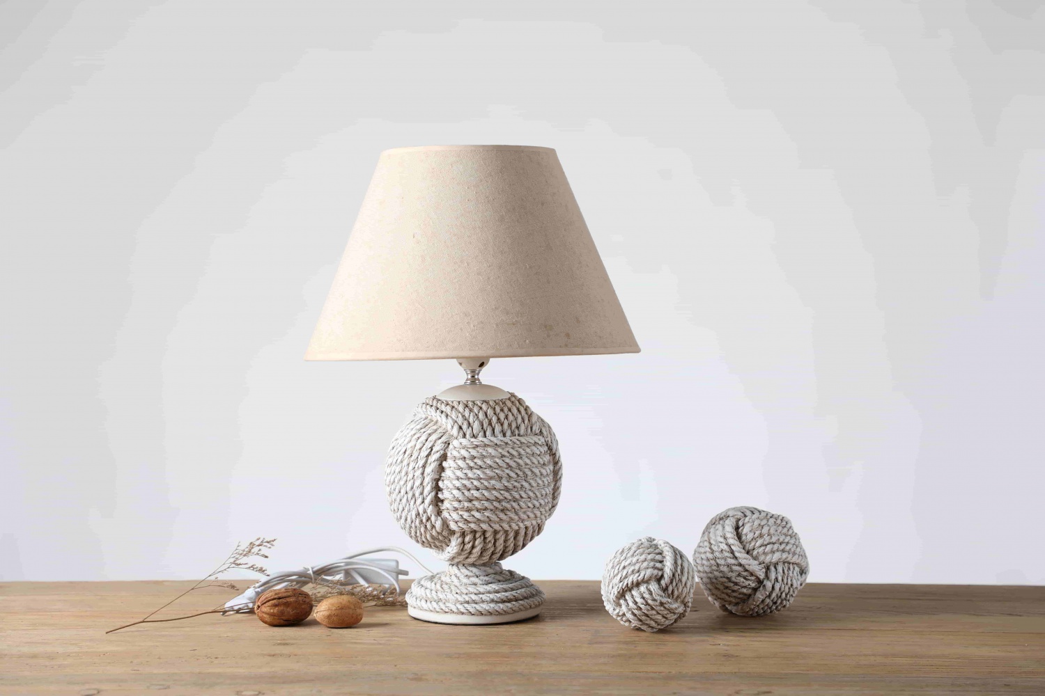 Hotel desk unique art retro style bedside resin reading light home decoration night light handmade table lamps for bedroom
