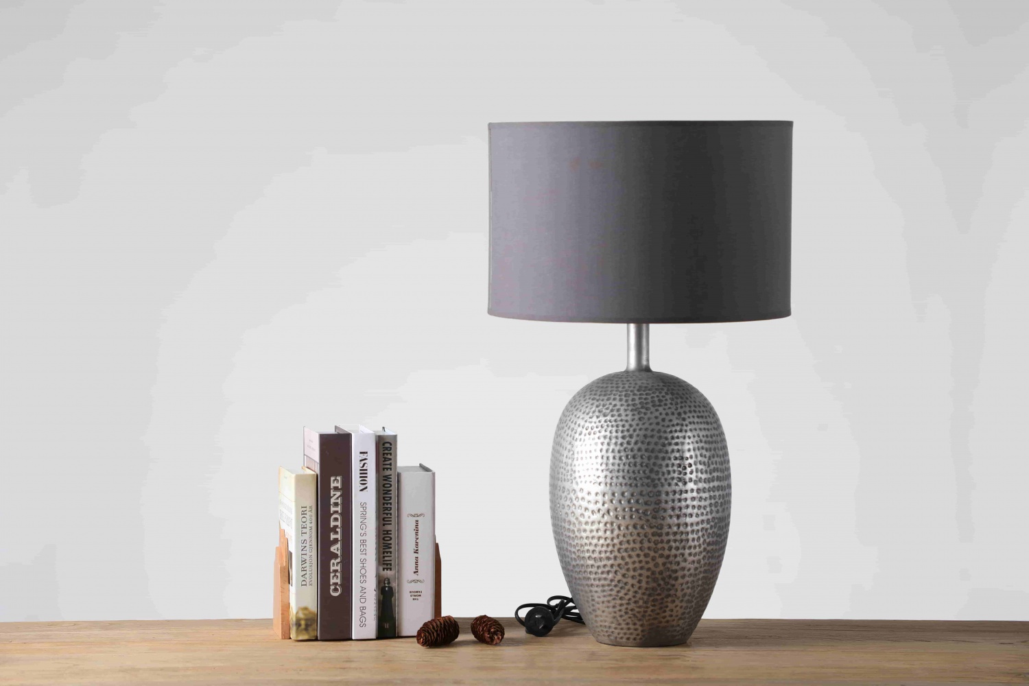 Wholesale creative design home decorations resin desk lamp nordic warm white decorative table lamp for living room bedroom