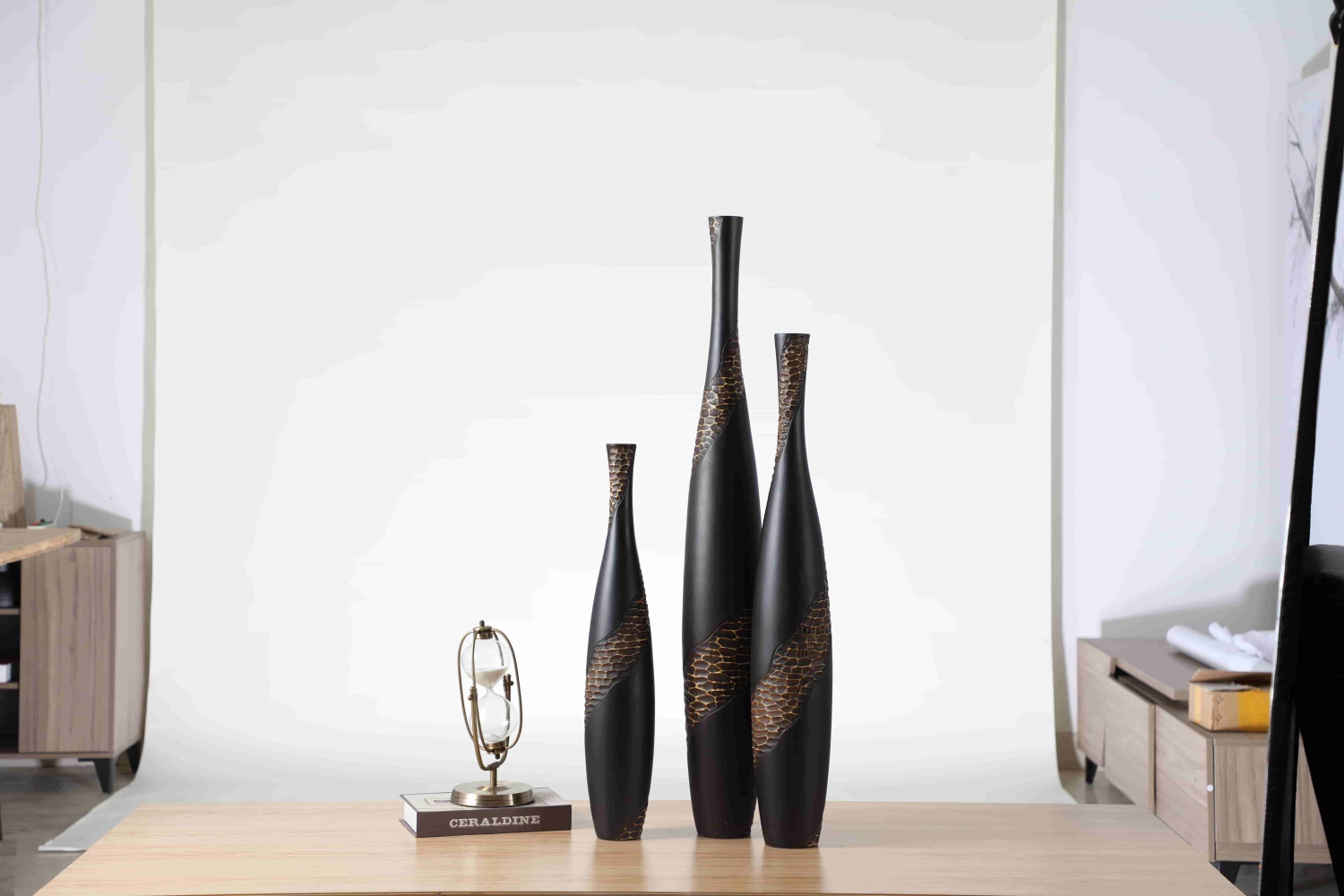 Luxury Elegant Home Decoration Floor Stand Vase Art Vase Nordic Light Luxury Resin Flower Vase For Home Decor