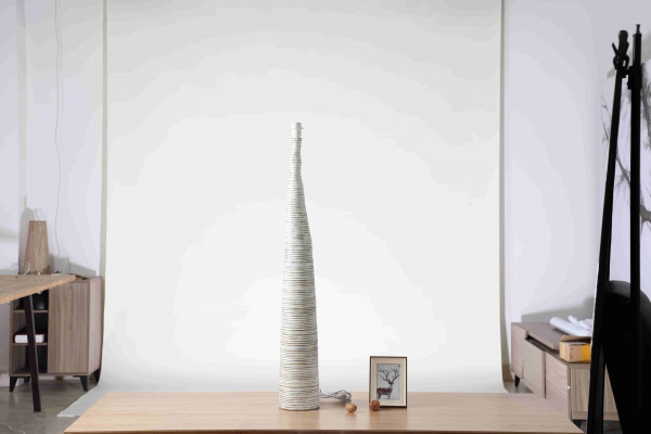 Wholesale polyresin european design desk lamp white tall modern home decoration resin floor lamp for home decor