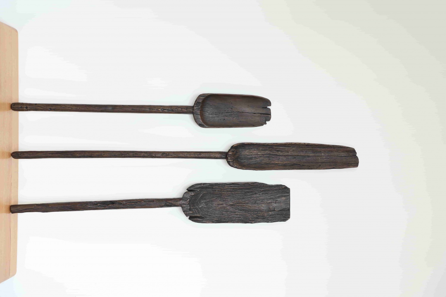 Professional Design Team Simulate Wooden Wall Hanging Antique Retro Resin Paddle Oar Shape Craft