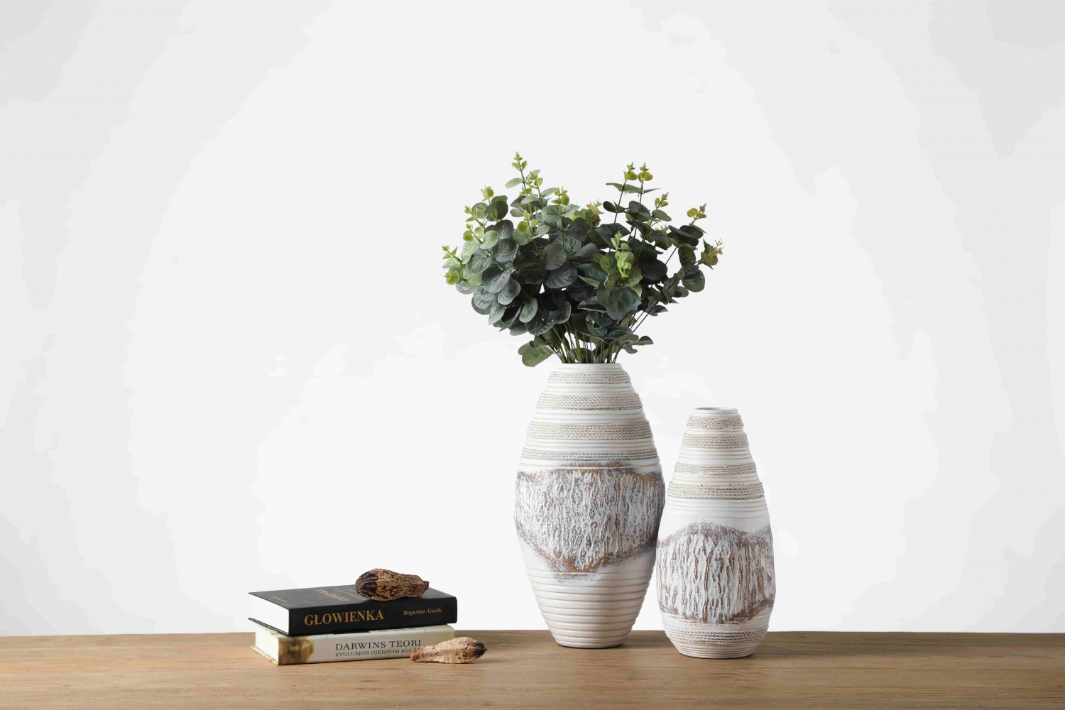 Best Selling Home Decoration Flower Vase Resin Craft White Flower Vase