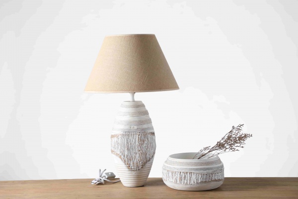 Wholesale high quality resin material desk lamp exquisite home artwork nordic style table lamp for reading room