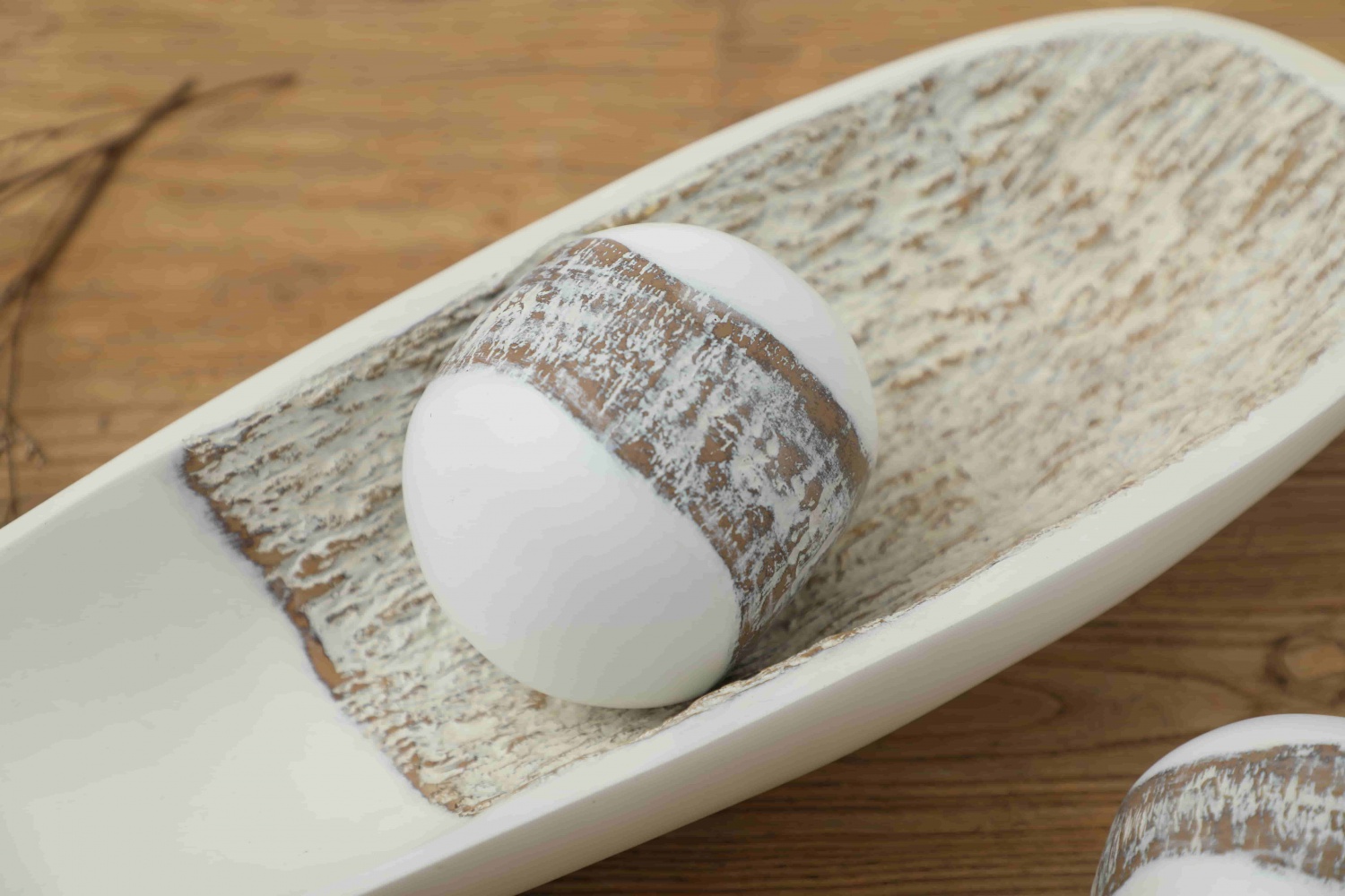 Polyresin Interior Design Creativity Embellished Home Decor Plate With Ball