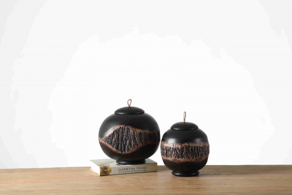 Hot Selling Luxury Elegant wooden Carved Resin Craft Jar