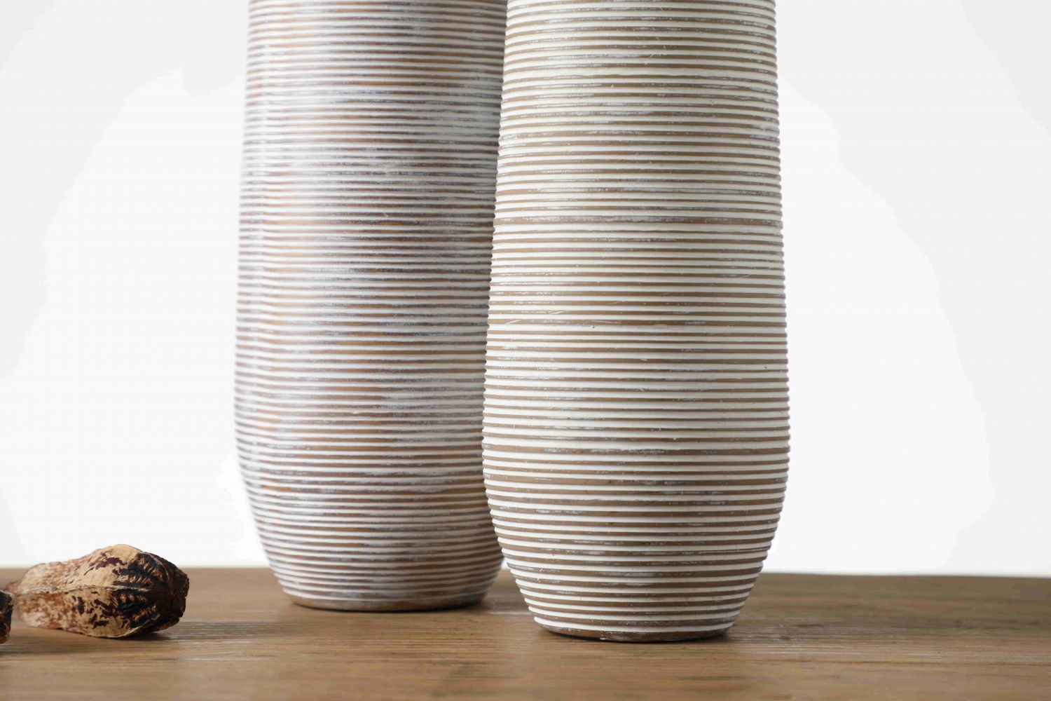 wholesale rustic style gift resin vase for home decoration