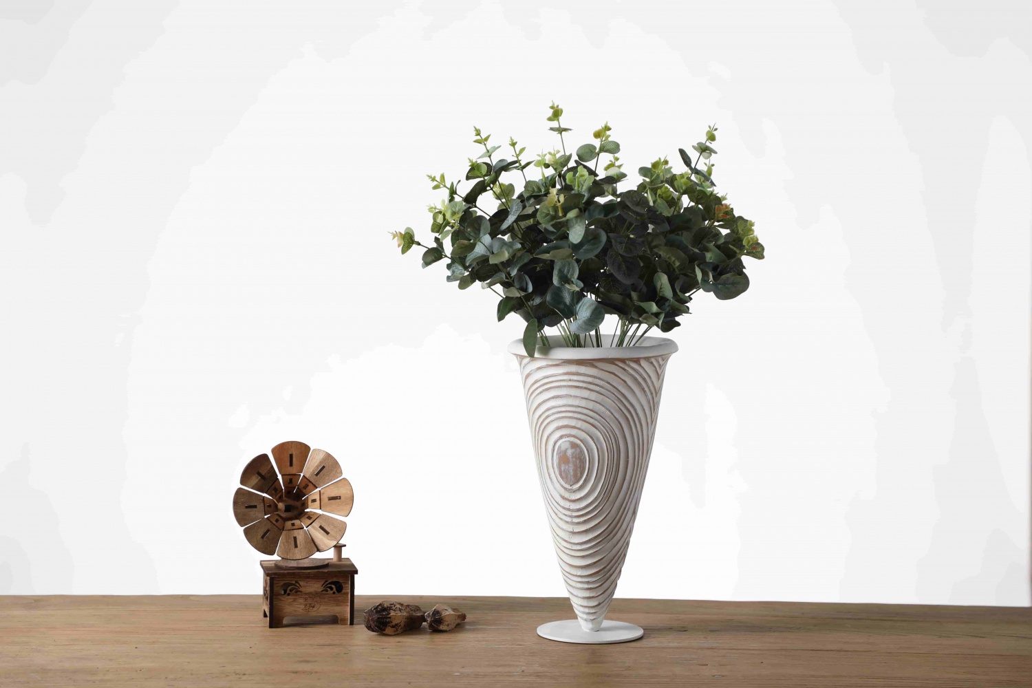 Nordic art crafts vase ornaments resin vase decor white flower vase for home decor