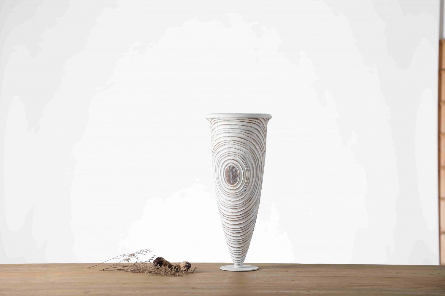 Nordic art crafts vase ornaments resin vase decor white flower vase for home decor