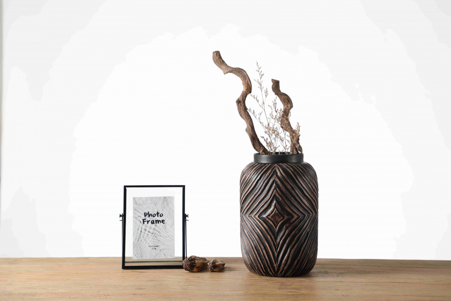 Minimalist european vases exquisite embossed resin antique flower vase for home decor