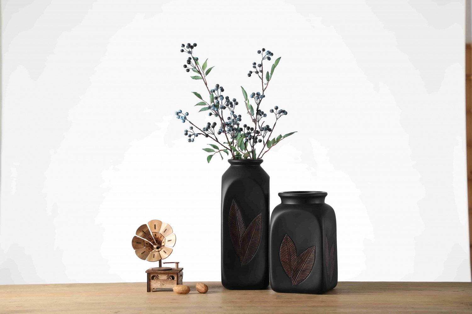 Hot Selling Luxury Elegant Nordic Style fancy Resin Floor Vase