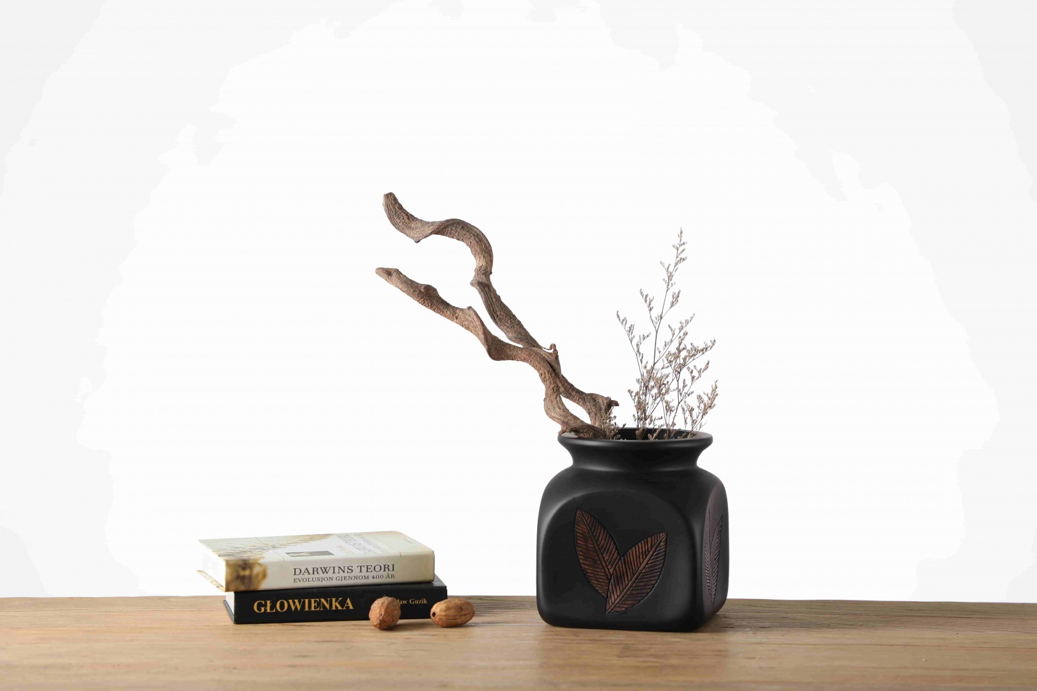 Hot Selling Luxury Elegant Nordic Style fancy Resin Floor Vase