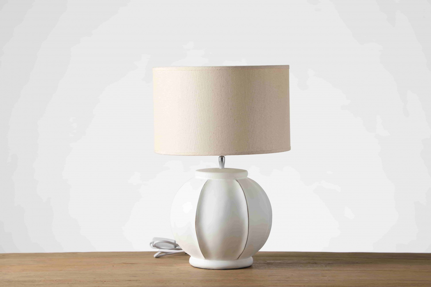 Nordic style bedroom design embellished warm light bed side table lamp with shade