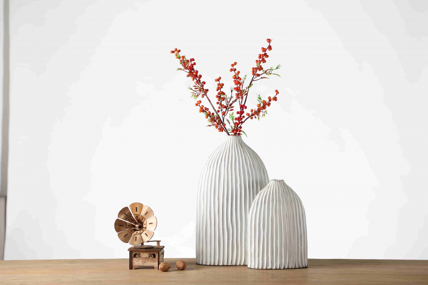 Minimalist House Decoration Embossed Resin White Vase Home Decor Floor Vase For Home Decorative