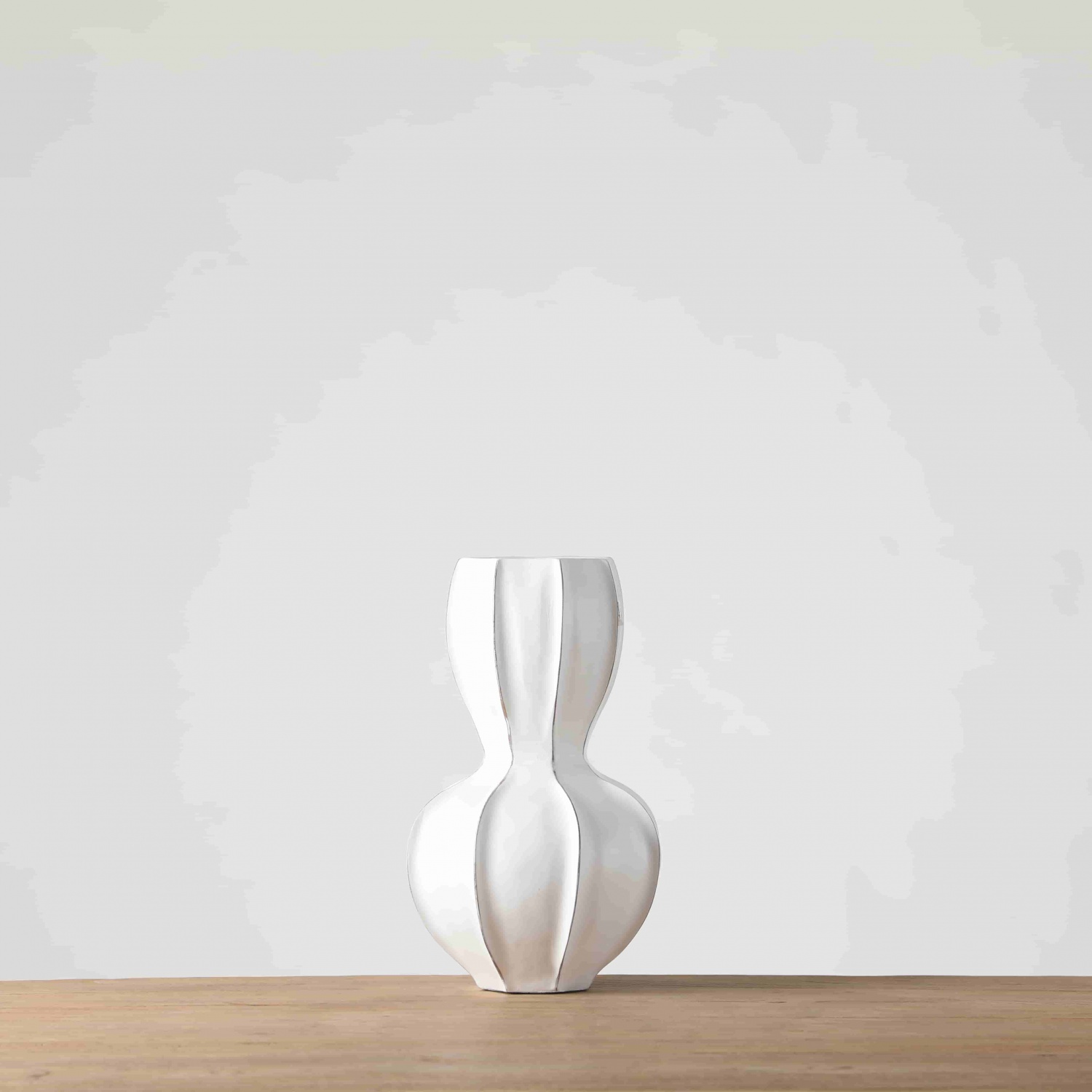 Nordic style embossed modern wedding vase unique design white flower resin art vases for home decor