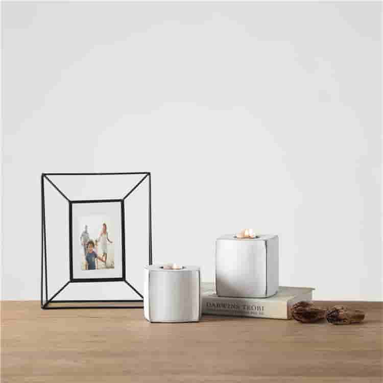 New product creativity modern antique design white resin crafts gift decorative candle holder