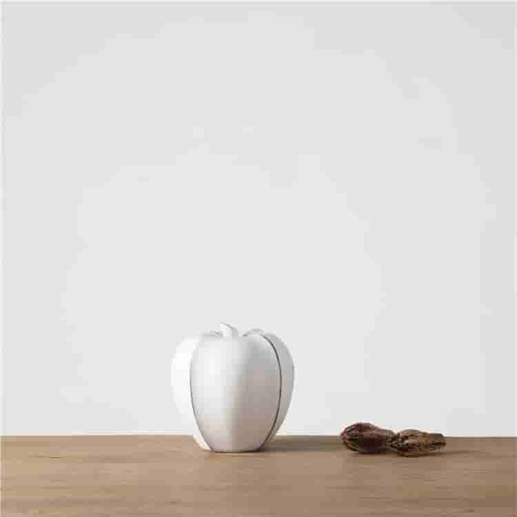 Nordic style creative gift polyresin sculpture home decoration apple white resin art artificial craft