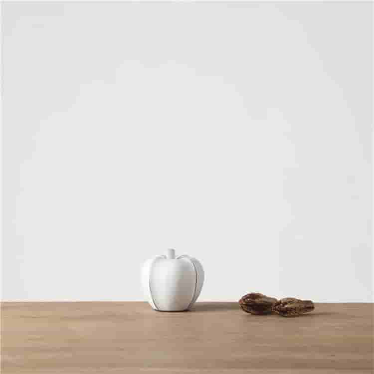 Nordic style creative gift polyresin sculpture home decoration apple white resin art artificial craft