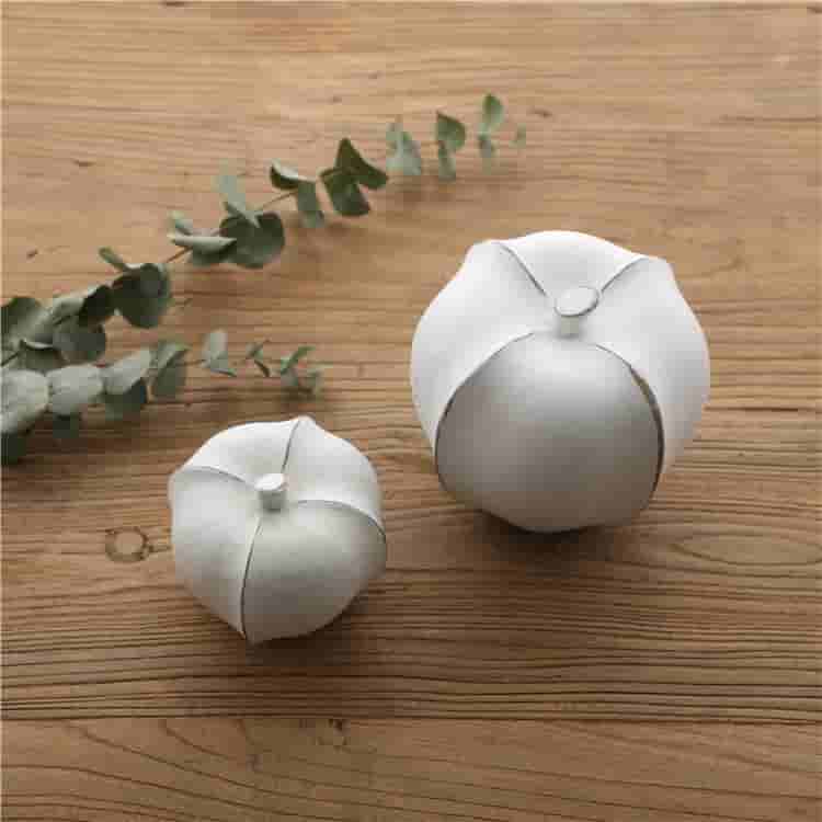 Nordic style creative gift polyresin sculpture home decoration apple white resin art artificial craft