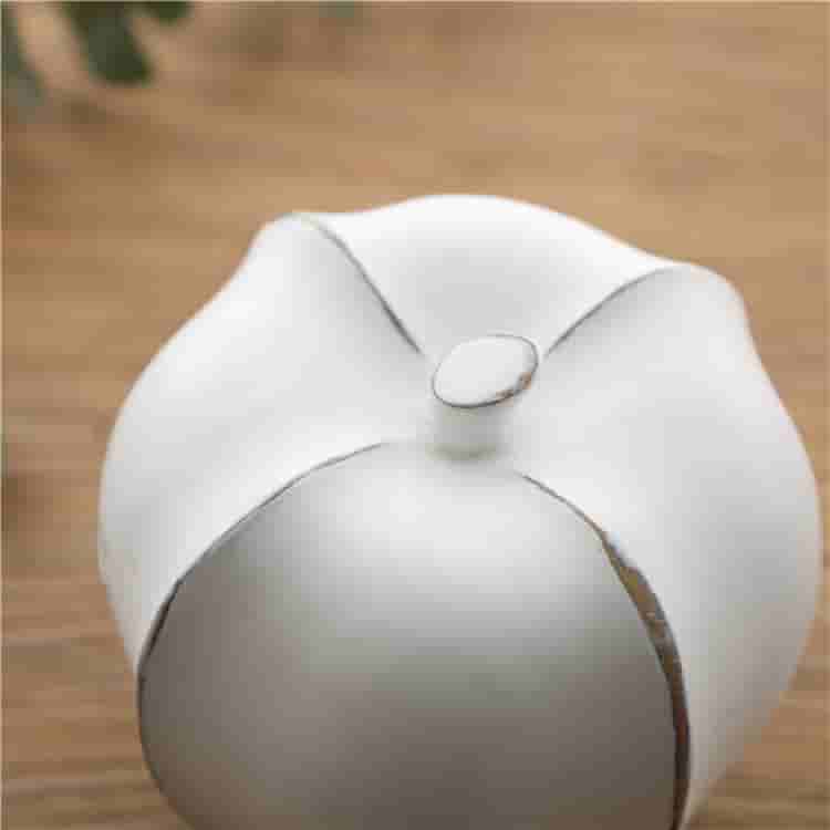 Nordic style creative gift polyresin sculpture home decoration apple white resin art artificial craft