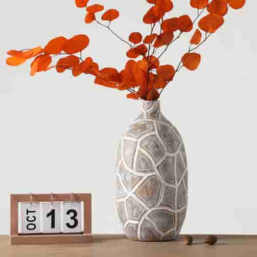 Minimalist Ins Home Decoration Interior Accessories Table Top Vase Resin Crafts Flower Vase For Home Decor