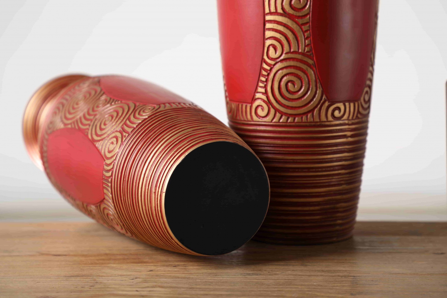 Creative embossed design red modern design resin table top nordic flower vases for home decor
