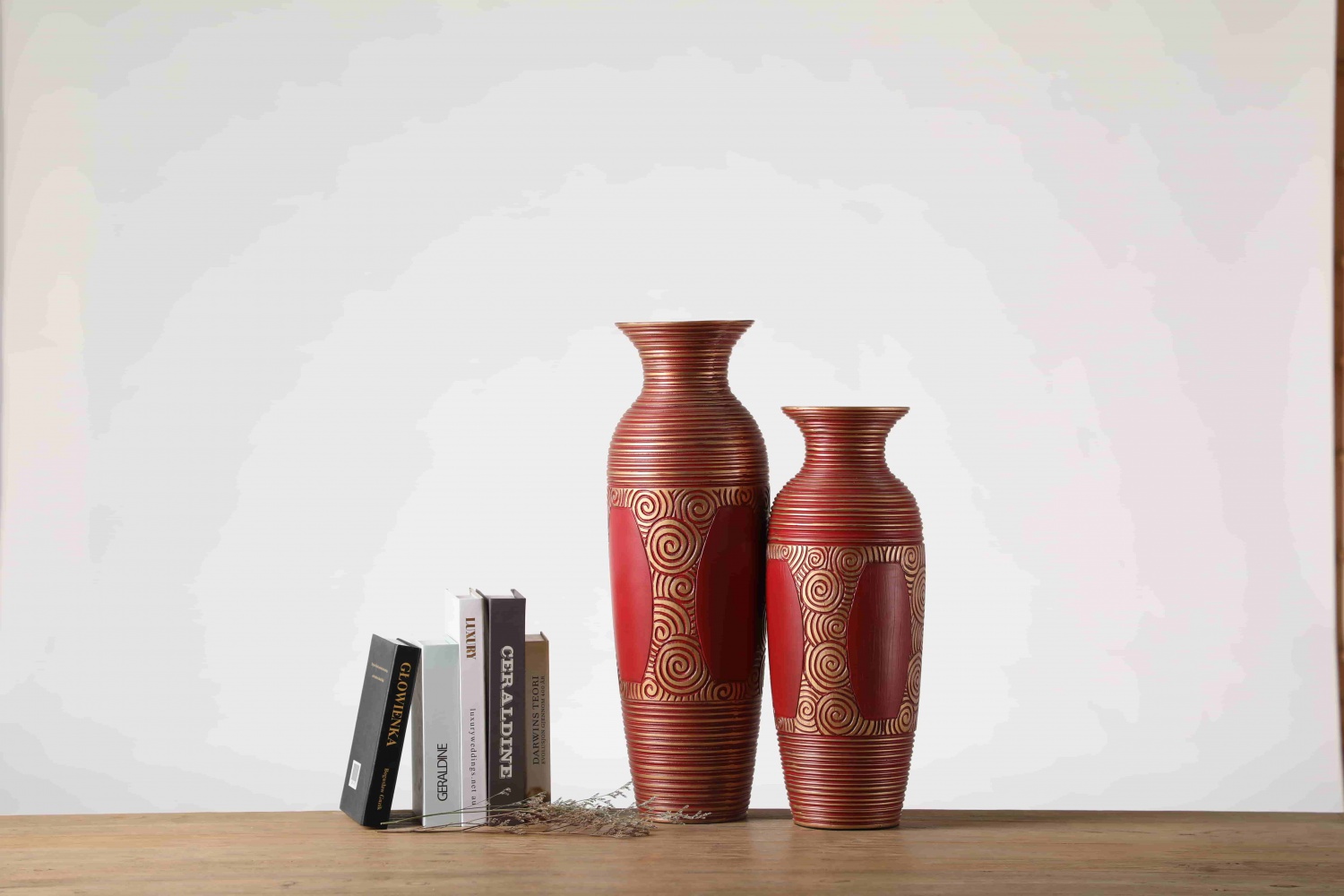 Creative embossed design red modern design resin table top nordic flower vases for home decor