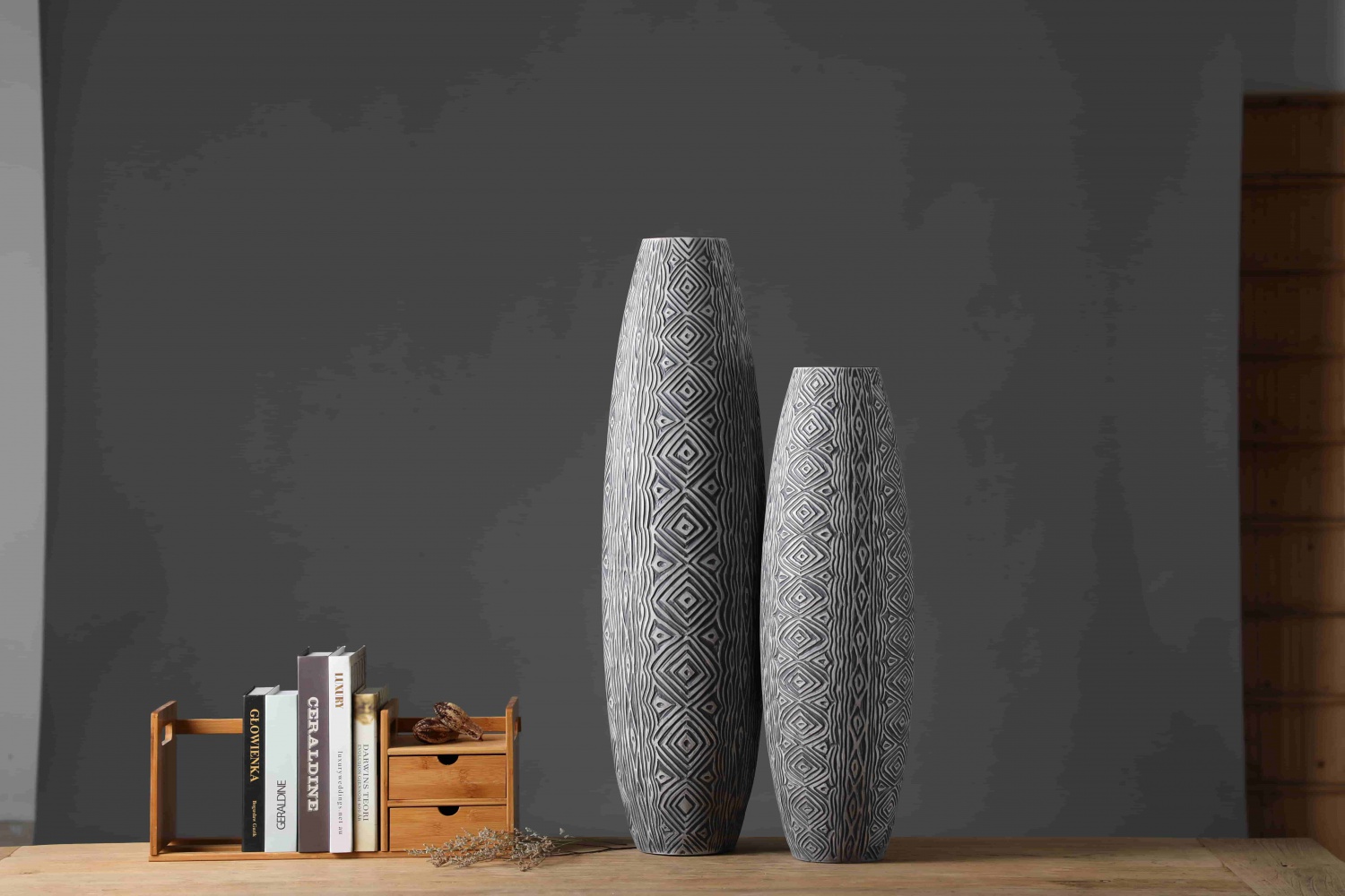 Modern quality home decoration design vases tabletop resin flower vases for home decor