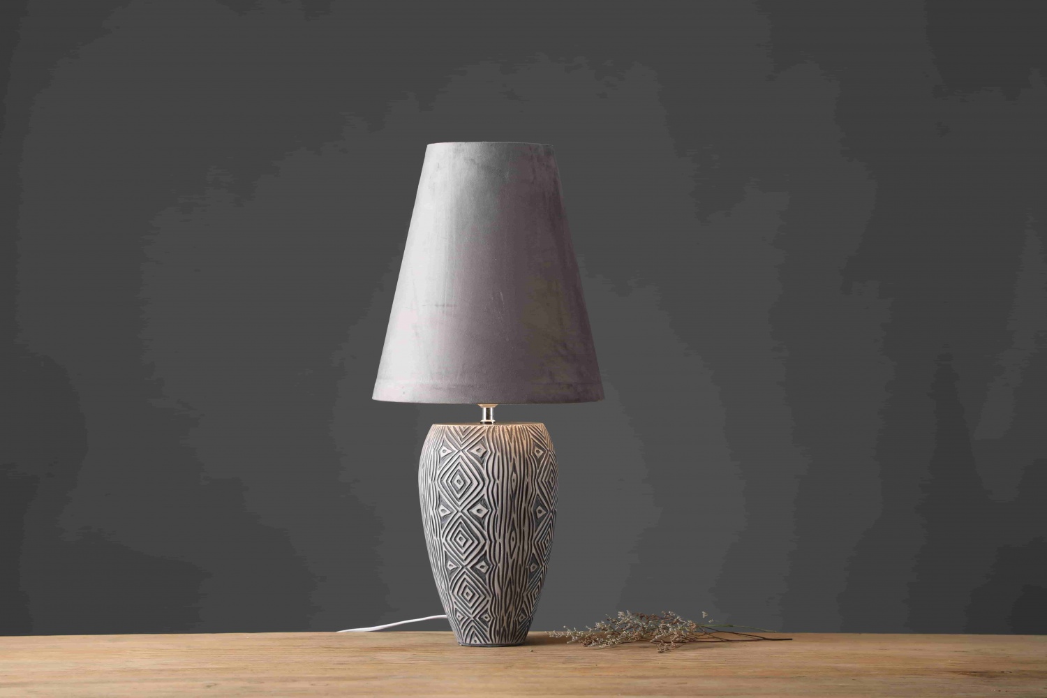 Eco-friendly material amazon hot resin crafts home decor bedside lamp home goods decorative desk lamp nordic resin table lamp