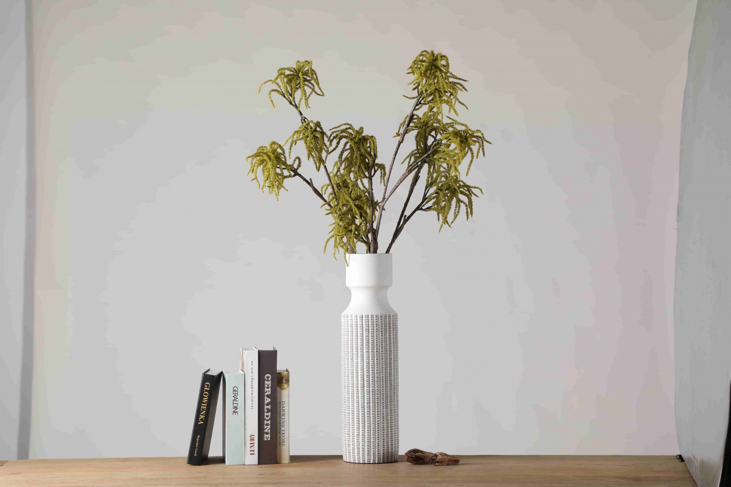 Minimalist decor ornaments decorative resin vase home decoration vases interior handmade nordic white vase