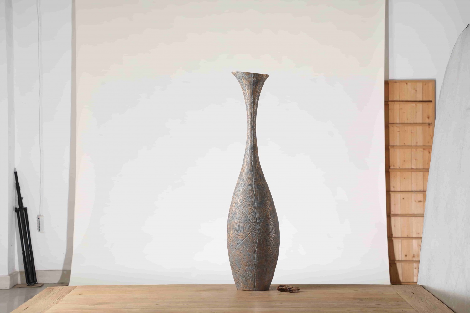 Modern handcraft retro design tall floor vases retro resin crafts floor flower vase for home decor
