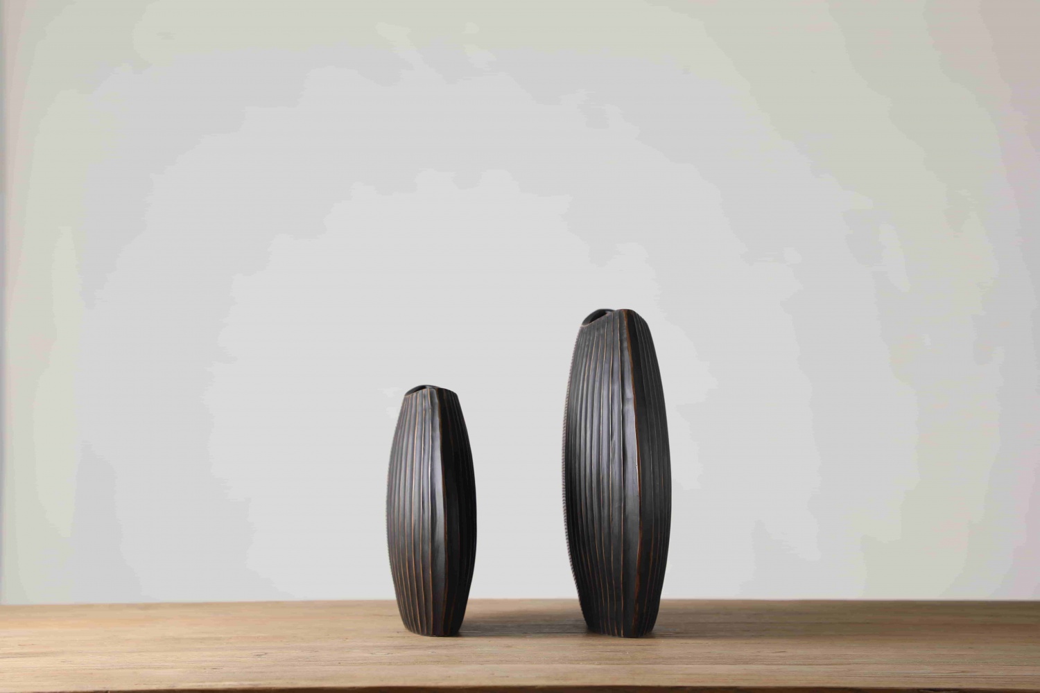 Modern minimalist art decoration resin craft table top black vase resin flower vase for home decor