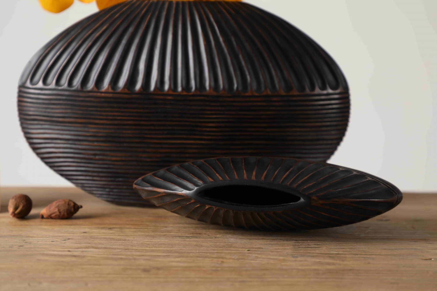 New design desktop art resin crafts black flower vase home decoration flower vase for home decor