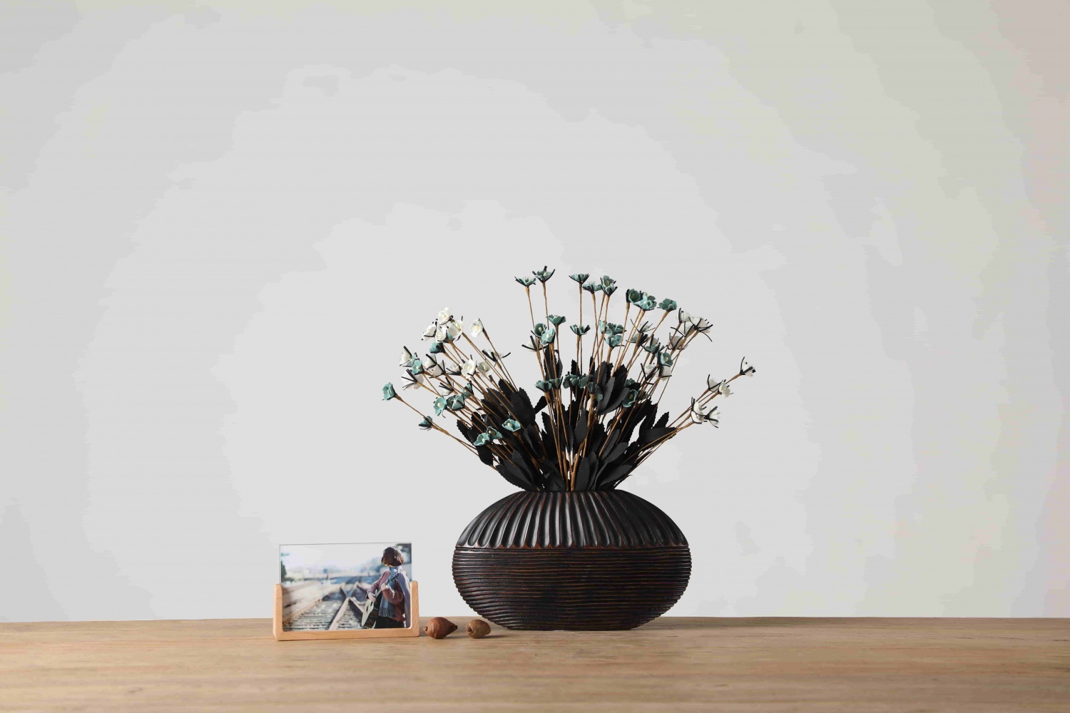New design desktop art resin crafts black flower vase home decoration flower vase for home decor