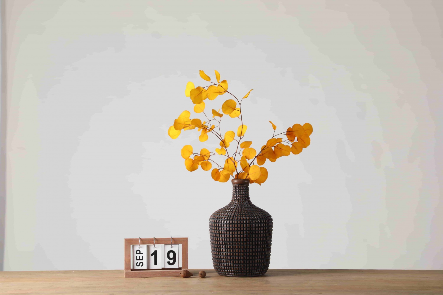 Nordic Style Retro Home Decoration Flower Arrangement Vase Home Decoration Pieces Office Table Decor Resin Flower Vase