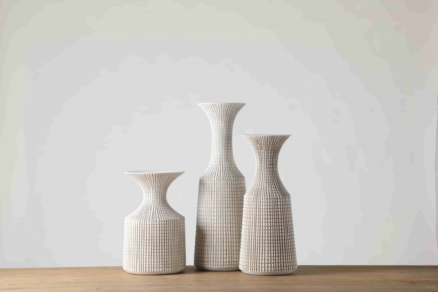 European Style Home Decor Art Statue Wedding Centerpiece Decor Ceramic Ornaments Vase Nordic White Resin Vase