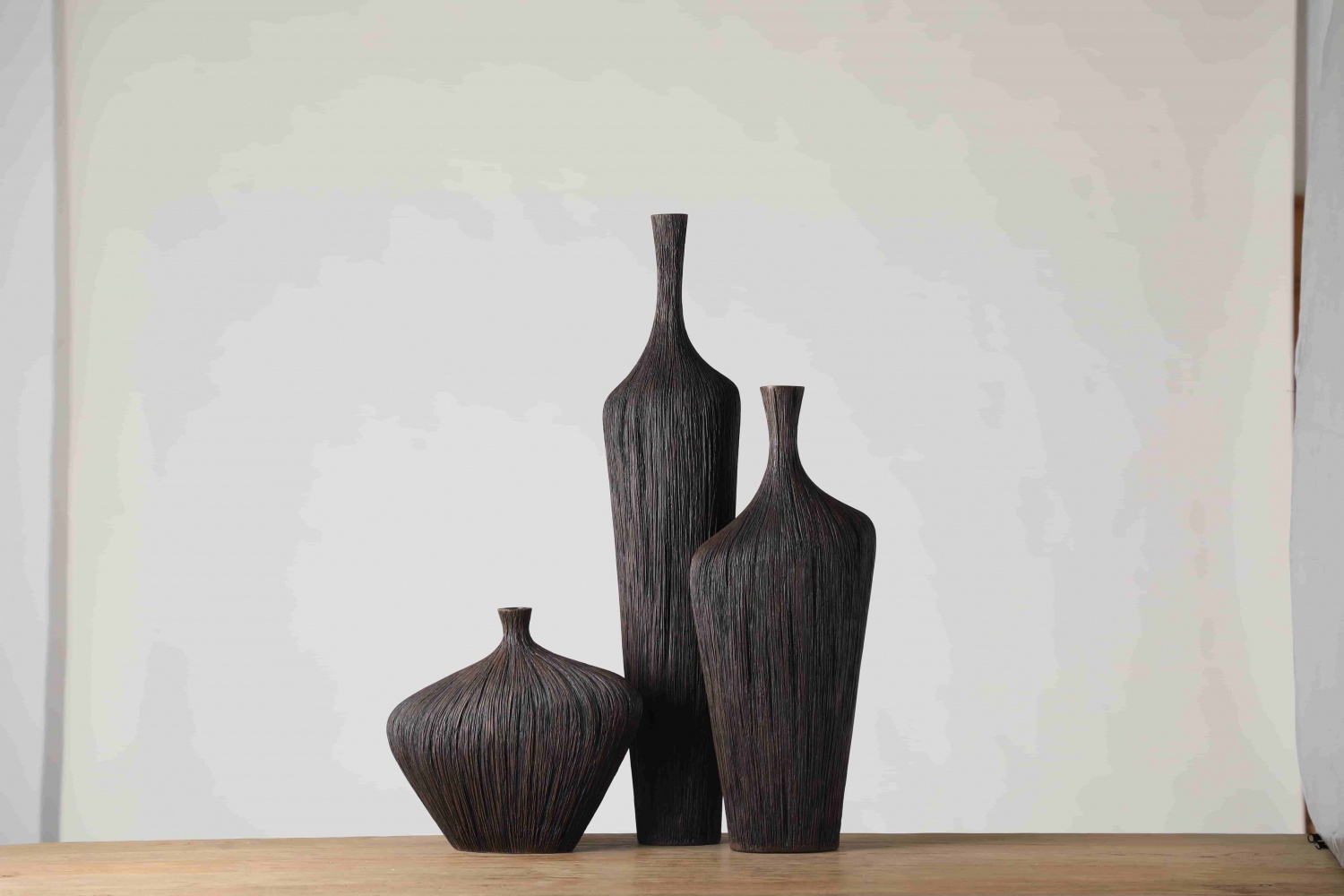 Customized Nordic Interior Decoration Luxury Black Tall Vase Resin Floor Vase Large Centerpiece Vase