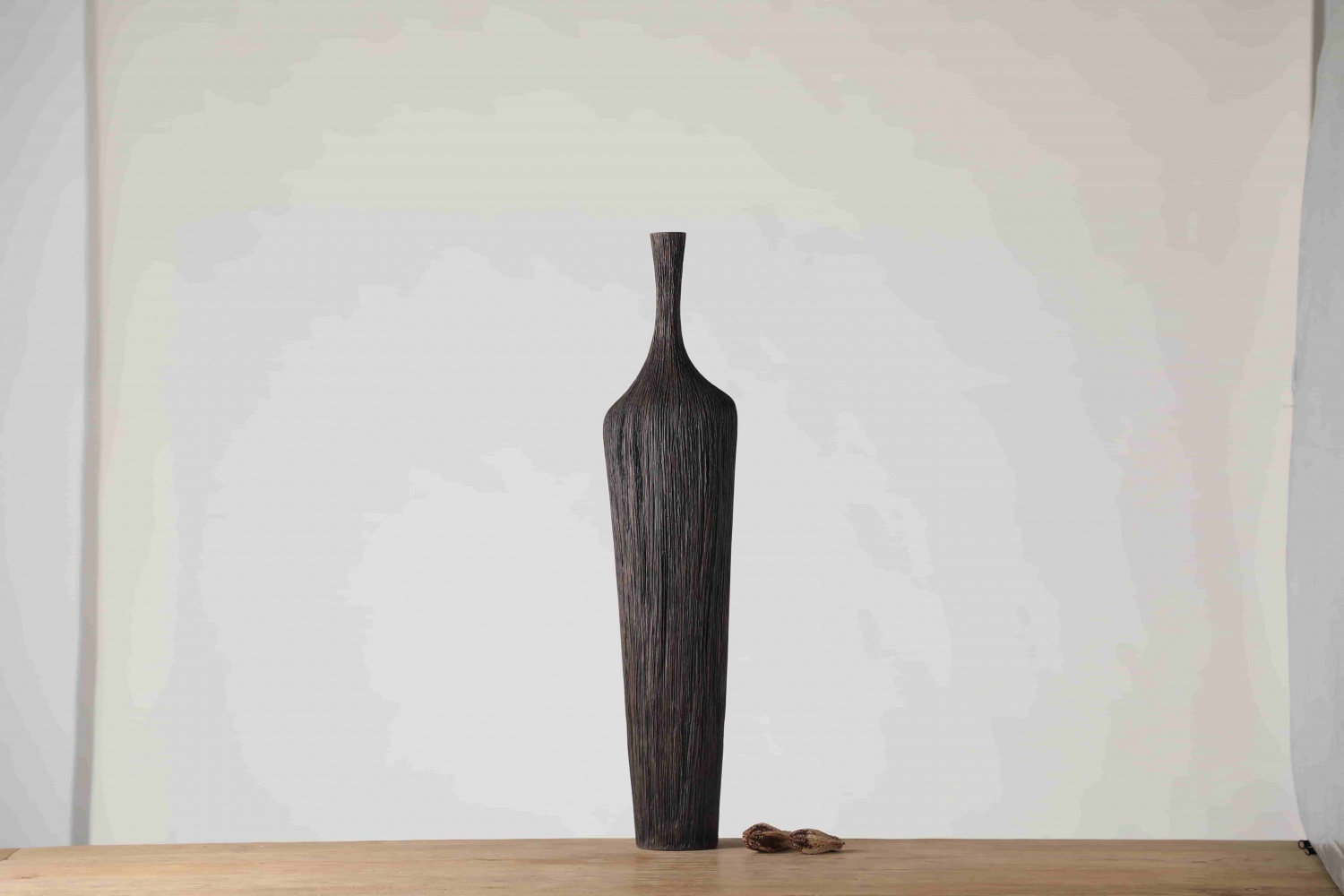 Customized Nordic Interior Decoration Luxury Black Tall Vase Resin Floor Vase Large Centerpiece Vase