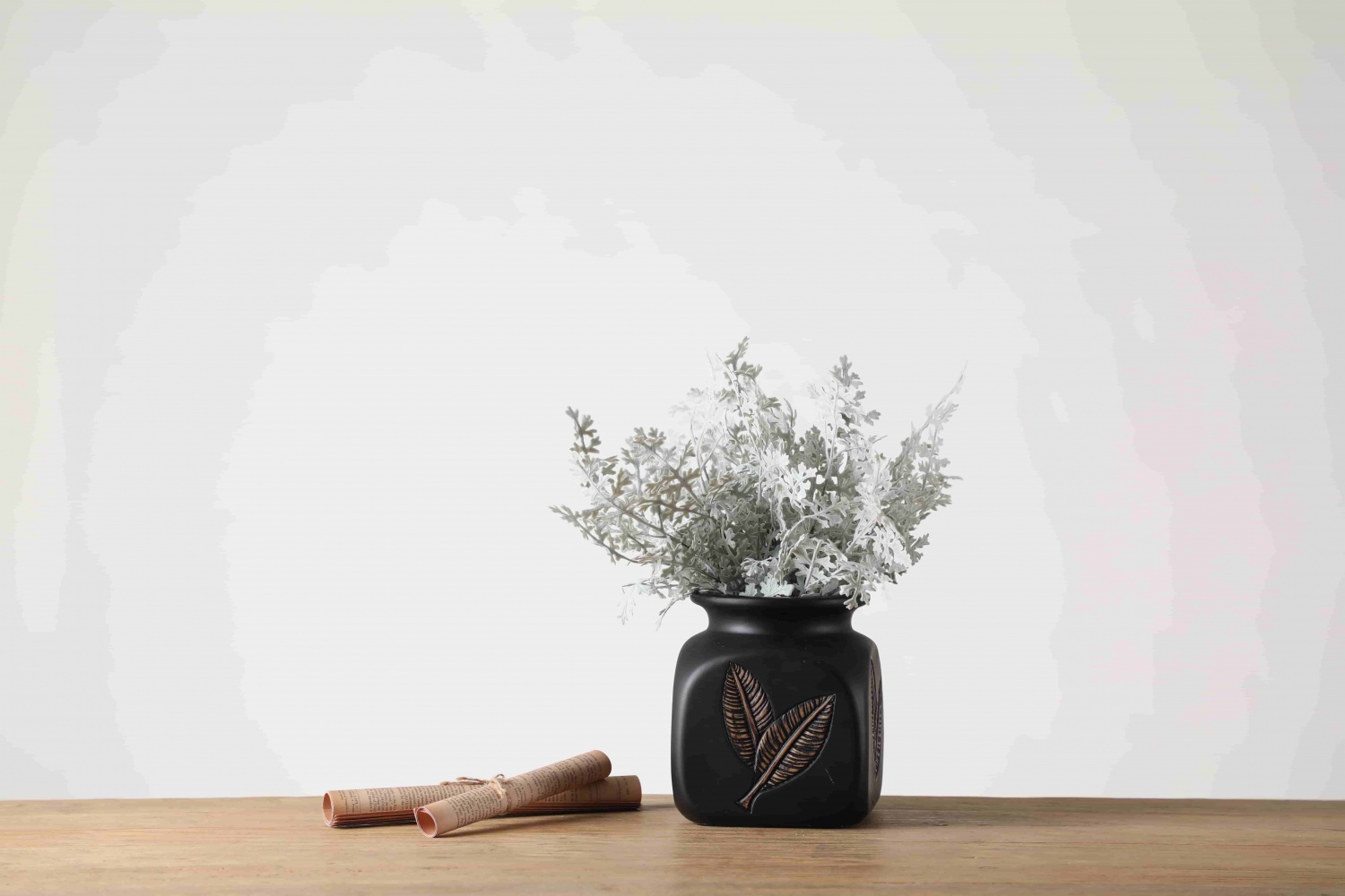Nordic creative black art floreros crafts vase ornaments home decor resin vases