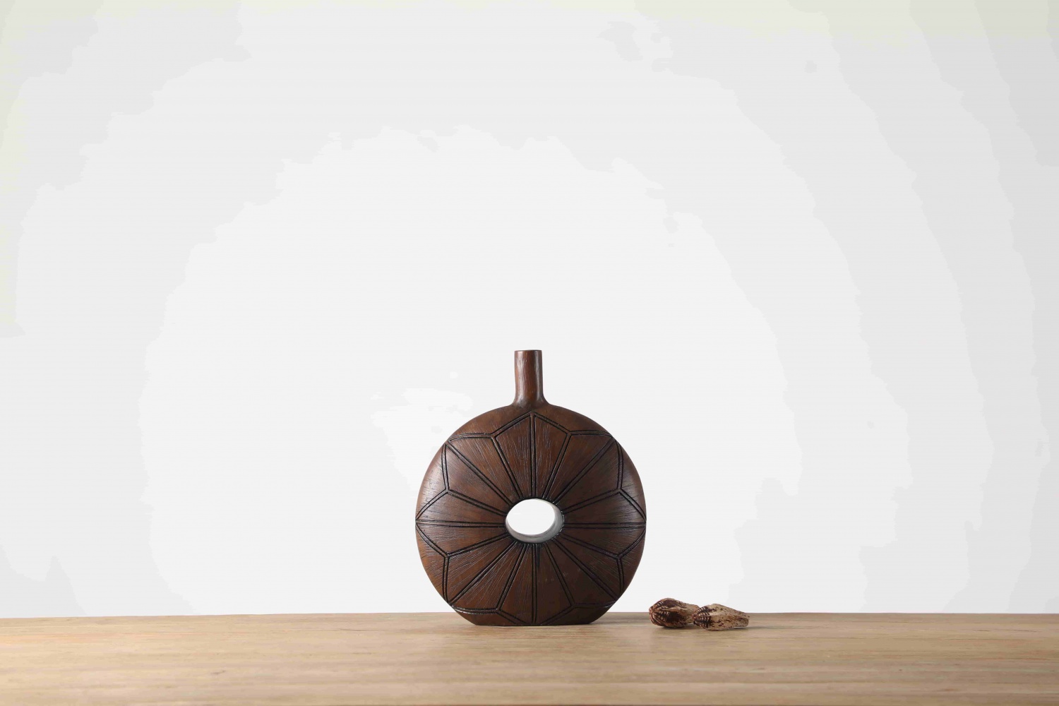 Wholesale resin craft minimalist home decor handmade resin vase nordic flower vase for home office decor