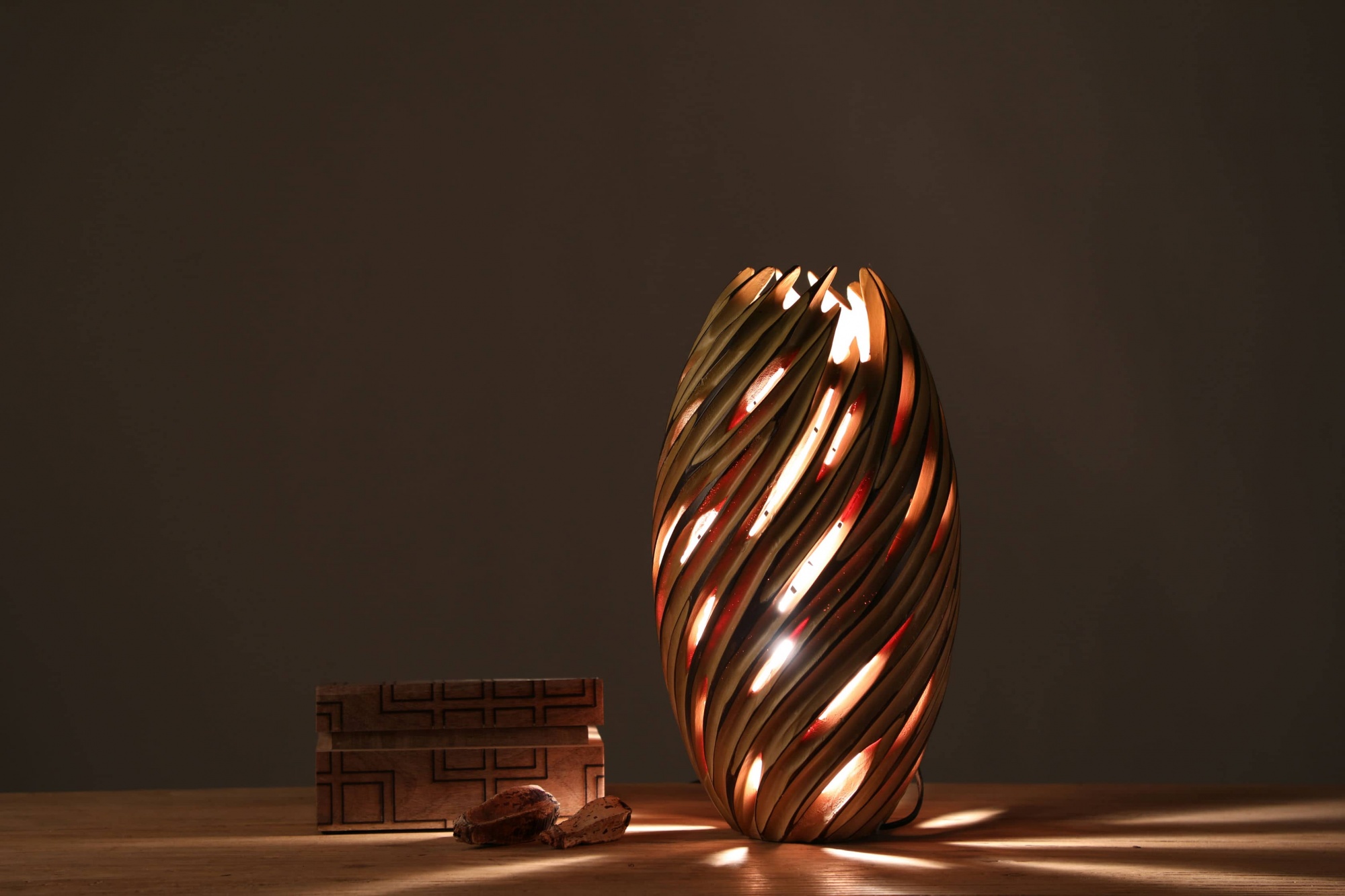 High Quality New Polyresin Home Decor Baby Bedroom Energy Saving Lamp Table