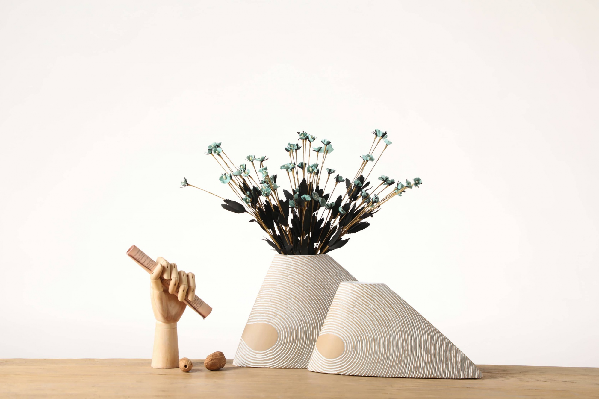 Nordic Floral Home Decoration Art Vase Decor Resin Flower Vase Desktop Nordic Vases for Home Decor