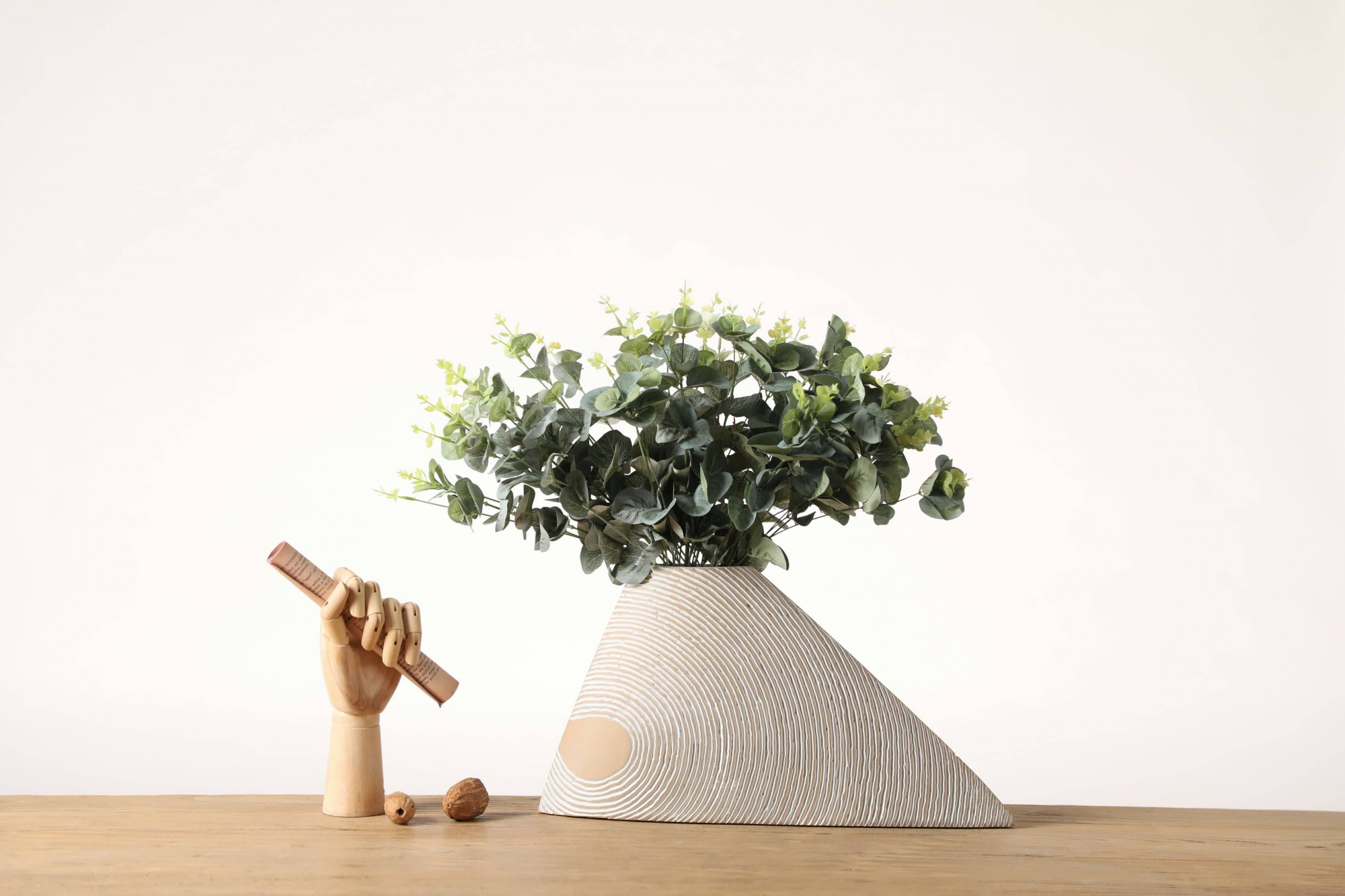 Nordic Floral Home Decoration Art Vase Decor Resin Flower Vase Desktop Nordic Vases for Home Decor