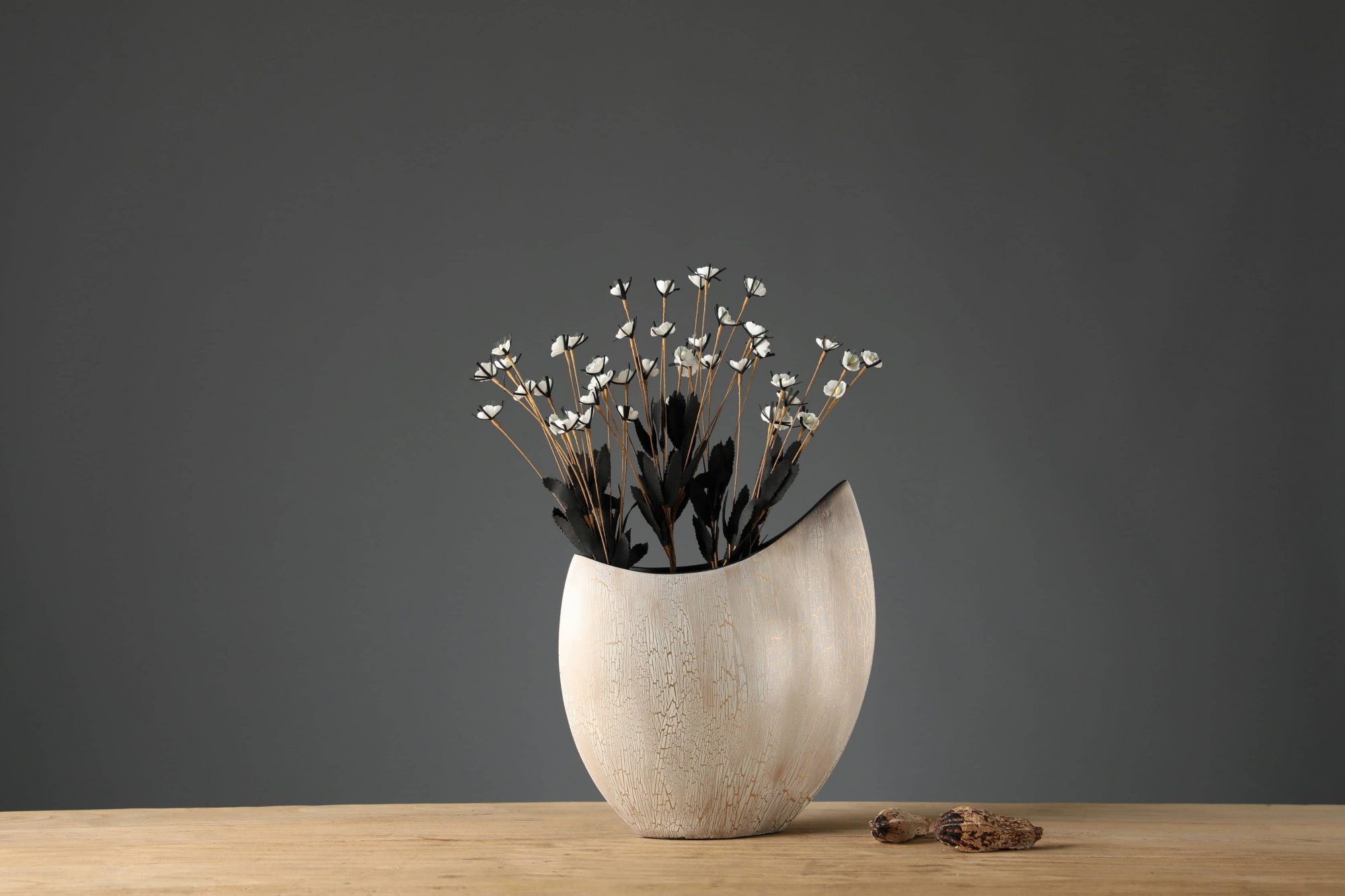Creative Design Home Decor Office Desktop Handmade Resin Crafts Resin Flower Vase for Living Room Decor
