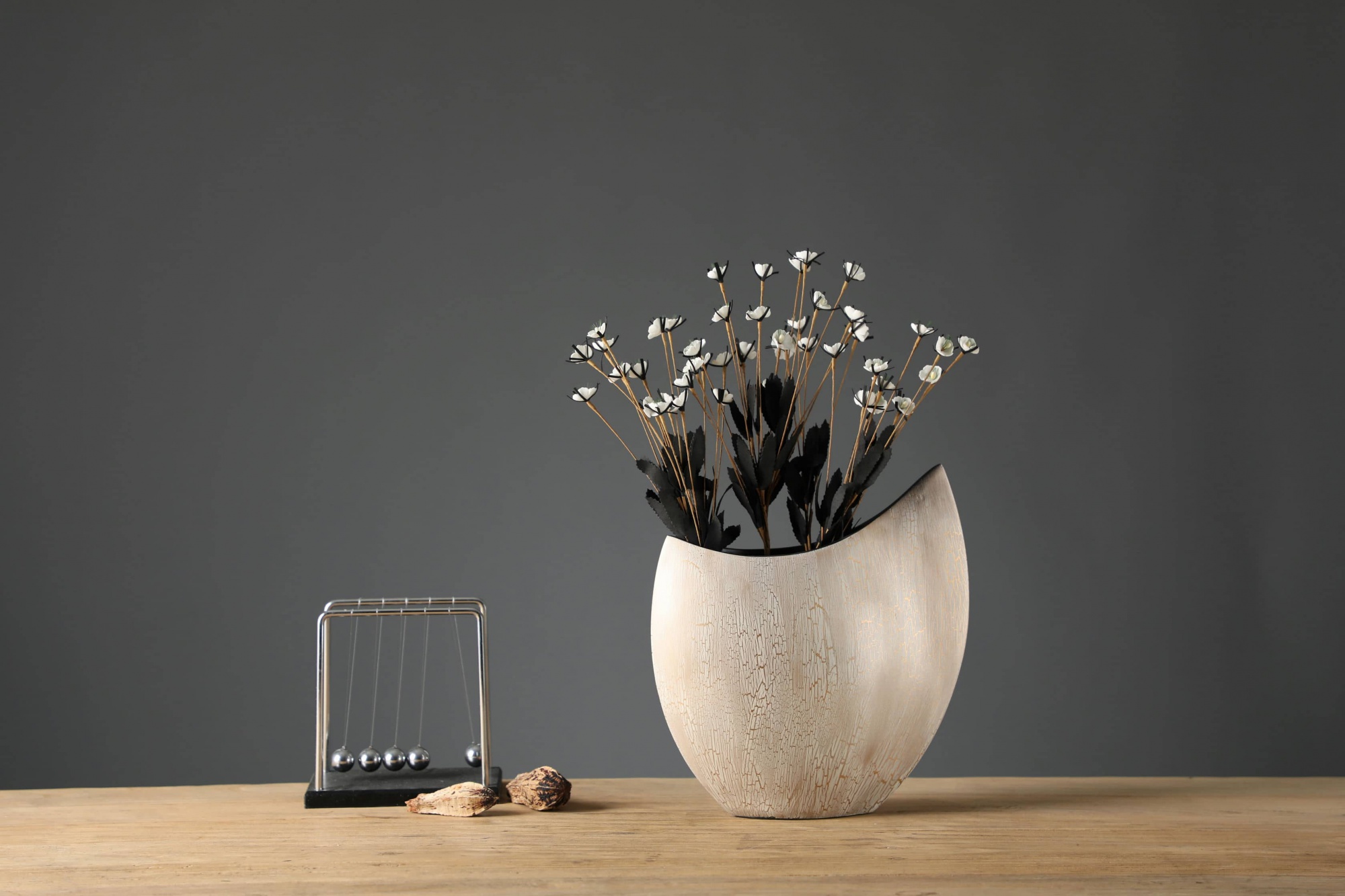 Creative Design Home Decor Office Desktop Handmade Resin Crafts Resin Flower Vase for Living Room Decor