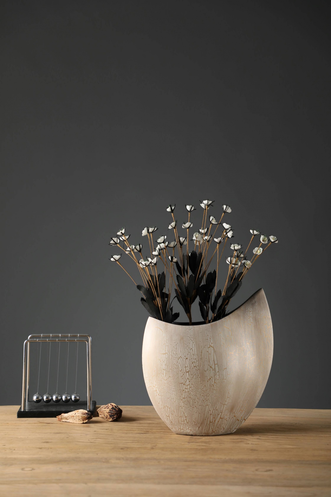 Creative Design Home Decor Office Desktop Handmade Resin Crafts Resin Flower Vase for Living Room Decor