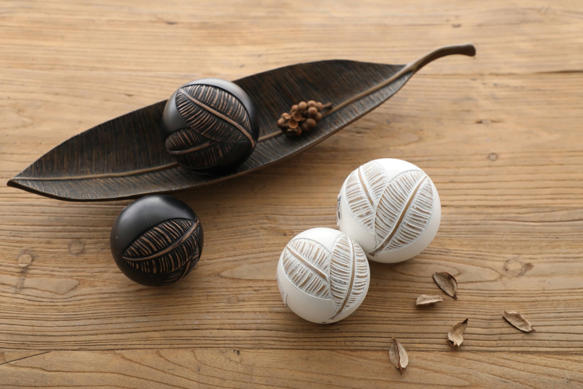 ECO Friendly Vintage Home Decor Table Resin Crafts Desktop Creative Decorative Plate for Home Decor Accessories