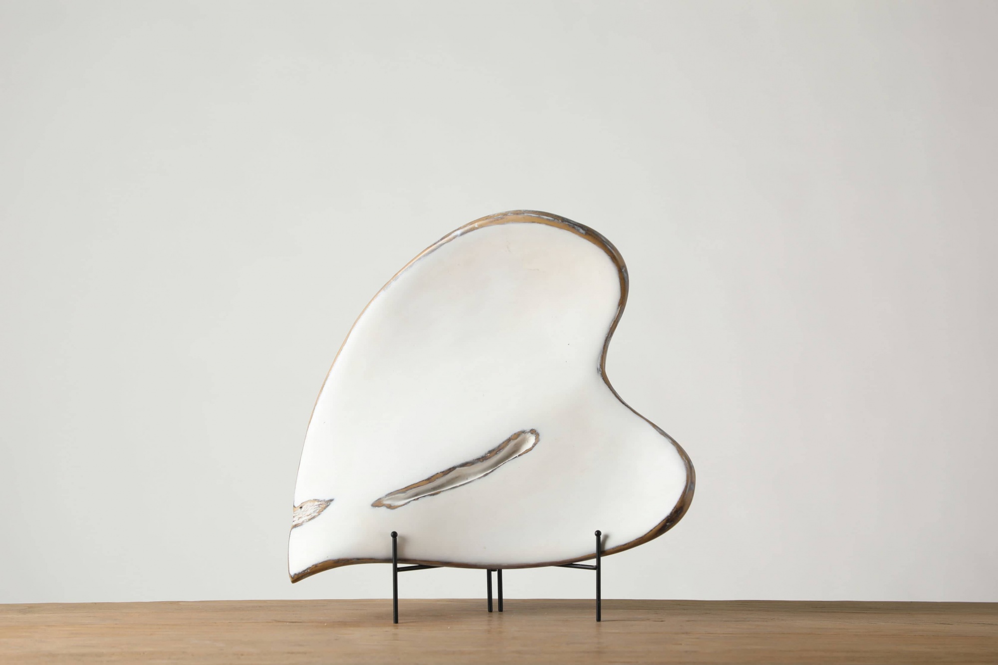 Nordic style white heart shaped leaves textured resin craft