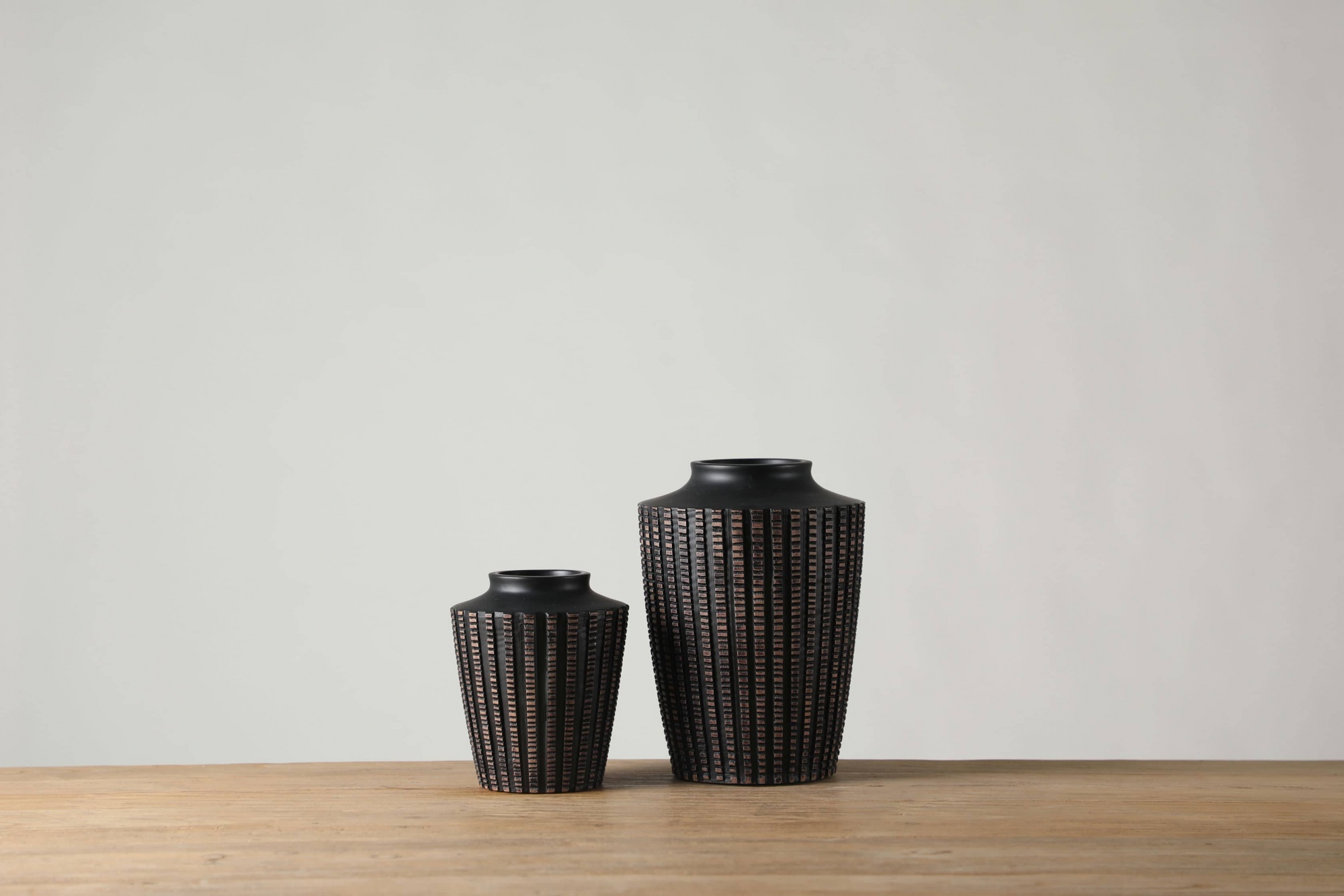 Minimalist Living Room Decoration Nordic Black Table Top Vase Resin Craft Home Decor Art Vase