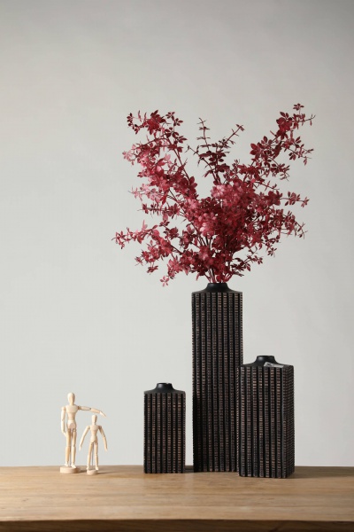 Wholesale Handmade Nordic Black Resin Flower Vase Home Accessories Ornaments Resin Art Decor Flower Vase Home Art Resin Vase