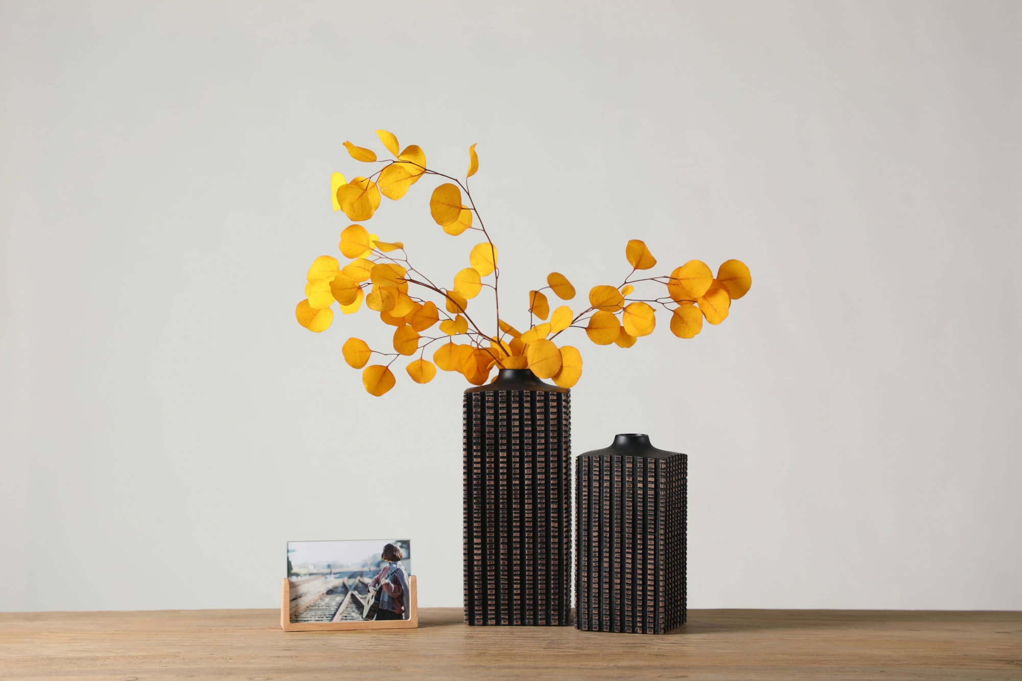Wholesale Handmade Nordic Black Resin Flower Vase Home Accessories Ornaments Resin Art Decor Flower Vase Home Art Resin Vase